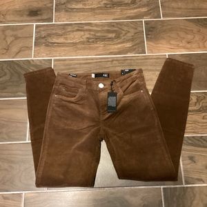Kut from the Kloth ladies brown corduroy SZ4 skinny jeans. NWT, see pics